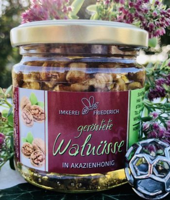 Honige mit Walnüssen, Chilli, Vanilleschote, Ingwer und Zimt, 250g Glas