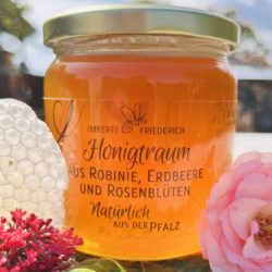 Honigtraum aus Robinie, Erdbeere und Rosenblüten
