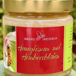 Honigtraum mit Himbeerblüten